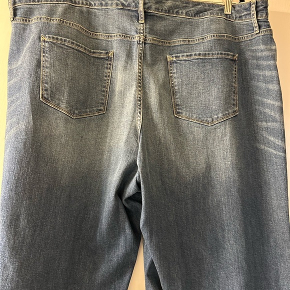 Anna wide leg crop jeans..faded color and wide leg bottom copper button front - Picture 6 of 7